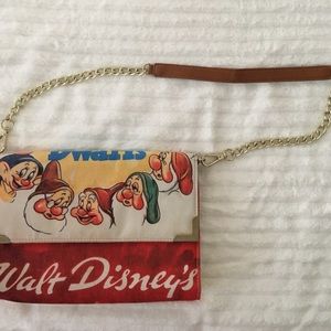 Snow White & the Seven Dwarfs Clutch